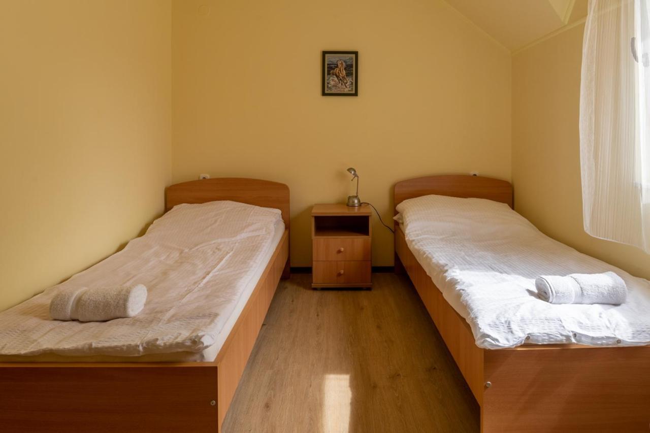 Bed and Breakfast Kiraly Lovastanya Panzio à Janoshalma Extérieur photo